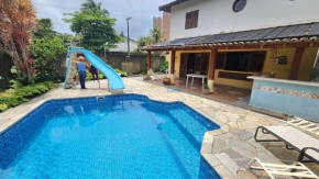 Casa 4 suites A/C Piscina, churrasqueira, Praia da enseada